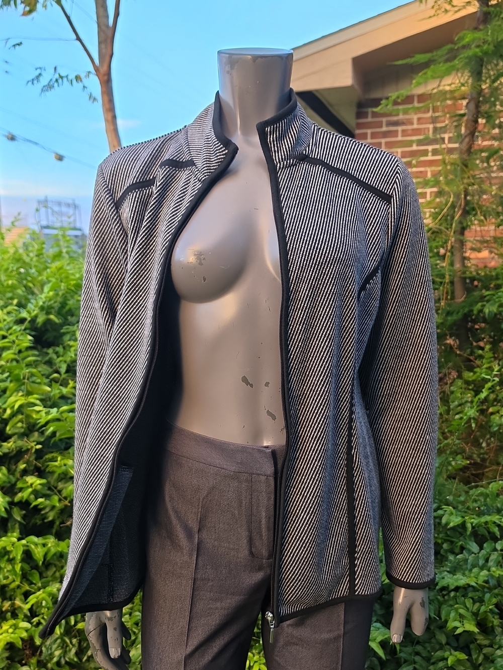 Karen Scott Sport (Jordan) Ladies Gray Sport Jacket with Black Trim Full Zip
